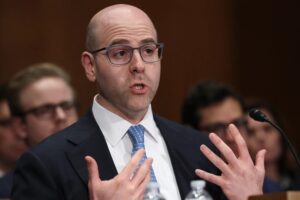 U.S. Fed’s Miran Says Policy Needs to Adjust to Stablecoin Boom That Could Reach $3T